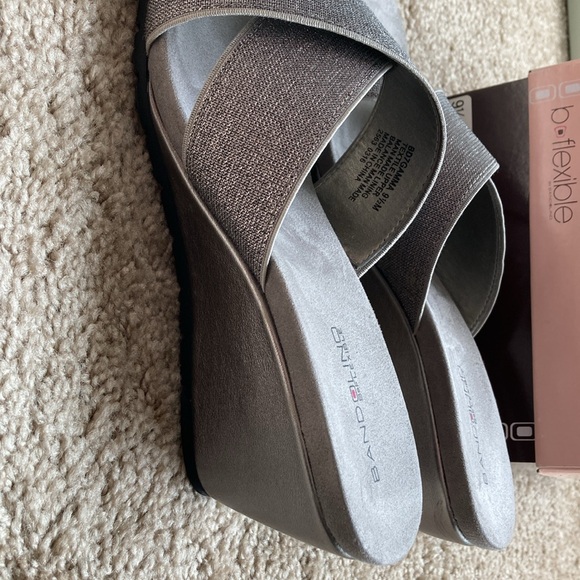 Barely worn Silver Bandolino wedges - Picture 4 of 4